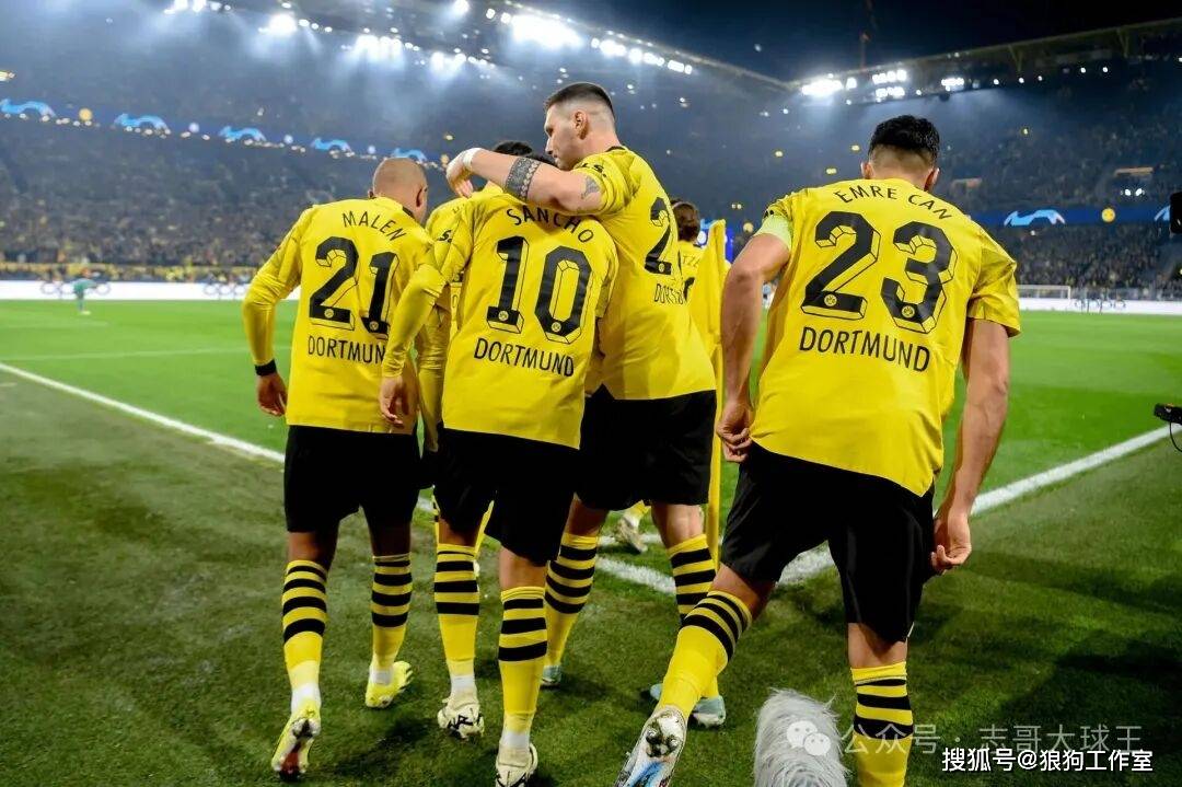 加时末段体能课后,法兰克福防线松动备战德国杯,管理层满意,资深球员宣示担当的简单介绍 加时末段体能课后,法兰克福防线松动备战德国杯,管理层满意,资深球员宣示担当的简单介绍